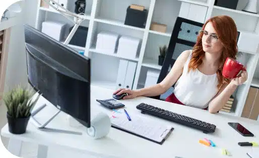 Femme manager dans son bureau